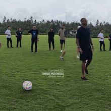 Patrick Kluivert Jajal Lapangan Traning Center Bali Buat Pemain Timnas Indonesia