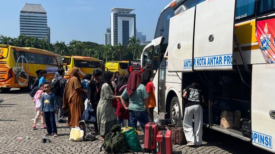 24.412 Pemudik Tinggalkan Jakarta Lewat Stasiun Senen Hari Ini