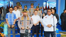 Kapolri Lepas Keberangkatan 1.575 Buruh Korban PHK ke Tempat Kerja Baru