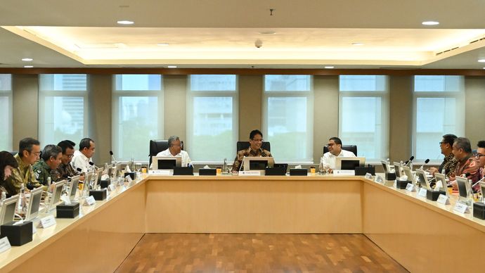Menteri Keuangan (Menkeu) Purbaya Yudhi Sadewa bertemu dengan sejumlah direktur utama (Dirut) Bank Himbara maupun swasta yang ada di Indonesia di Gedung Pusat Direktorat Jenderal Pajak. 