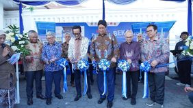 Menteri Keuangan (Menkeu) Purbaya Yudhi Sadewa secara resmi membuka rangkaian kegiatan Pasar Rakyat UMi Tahun 2026 di Sasana Hinggil Dwi Abad, Keraton Yogyakarta pada Kamis 16 Juli 2026. 