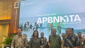 Menteri Keuangan (Menkeu) Sri Mulyani menyampaikan realisasi Anggaran Pendapatan dan Belanja Negara (APBN) hingga akhir Oktober 2024 defisit Rp309,2 triliun
