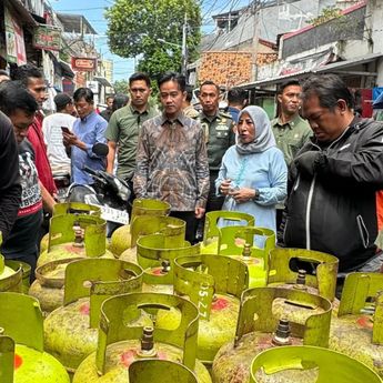 Datangi Pangkalan Gas di Pasar Manggis, Gibran: Distribusi LPG Harus Tertib dan Adil