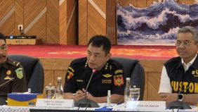 Direktur Jenderal Bea dan Cukai Djaka Budhi Utama buka suara mengenai masih maraknya peredaran baju bekas impor ilegal atau balpres di Indonesia.