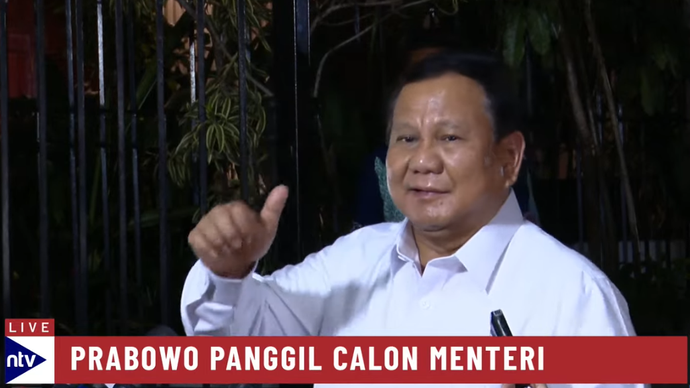 Presiden Terpilih Prabowo Subianto usai memanggil para calon menteri di kediaman Jalan Kertanegara IV, Kebayoran Baru, Jakarta Selatan, Senin malam, 14 Oktober 2024.  <b>(Dok. Nusantara TV)</b>