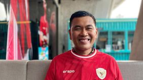 Hilbert Ido Sigalingging bisa saja menjual bola yang ditandatangani Paus Fransiskus kepada kolektor dengan harga selangit. Namun dia memilih menitipkannya kepada PSSI. Kenapa? Ikuti wawancara lengkap  Ntvnews.id dengan Hilbert di bawah ini. 