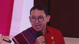 Suara Emas Fadli Zon Getarkan NT Tower, Bawakan Lagu Butet di HUT Batak Center