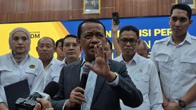 Menteri Energi dan Sumber Daya Mineral (ESDM) Bahlil Lahadalia buka suara terkait kapal Pertamina yang tertahan di Selat hormuz.
