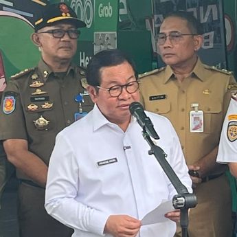 Pramono Perintahkan Penanganan Jalan Ambles di Pulogadung Dipercepat