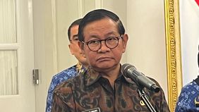 Gubernur DKI Jakarta, Pramono Anung memangkas jumlah titik perayaan malam Tahun Baru 2026 di Ibu Kota. Dari sebelumnya 14 lokasi, kini hanya 8 titik yang akan digunakan. Monumen Nasional (Monas) dipastikan tidak lagi menjadi lokasi utama perayaan.