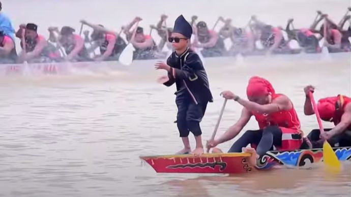 Dika Bocah Pacu Jalur