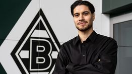 Resmi Gabung Borussia Monchengladbach, Ini Kata Kevin Diks