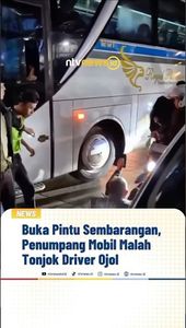 Buka Pintu Sembarangan, Penumpang Mobil Malah Tonjok Driver Ojol | NTVNEWSID