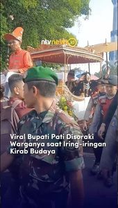 Viral Bupati Pati Disoraki Warganya saat Iring-iringan Kirab Budaya | NTVNEWSID