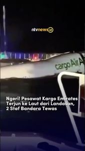 Ngeri Pesawat Kargo Emirates Terjun ke Laut dari Landasan, 2 Staf Bandara Tewas | NTVNEWSID