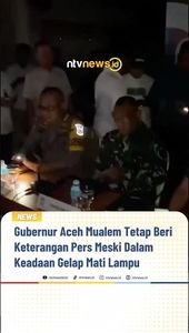 Gubernur Aceh Mualem Tetap Beri Keterangan Meski Dalam Kondisi Gelap Mati Lampu | NTVNEWSID
