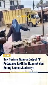 Tak Terima Digusur Satpol PP, Pedagang Takjil Ini Ngamuk dan Buang Semua Jualannya | NTVNEWSID