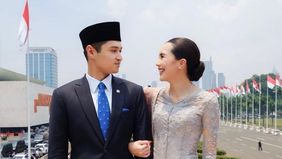 Beby Tsabina hadir di Gedung Nusantara saat pelantikan DPR RI mendampingi suaminya, Rizky Natakusumah yang jadi anggota DPR RI periode 2024-2029, Selasa, 1 Oktober 2024.