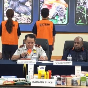 Imigrasi Jayapura Deportasi 2 WN Tiongkok yang Berburu Kasuari dan Kuskus