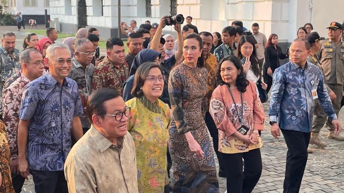 Menteri Keuangan (Menkeu) Sri Mulyani bersama Gubernur DKI Jakarta Pramono Anung dan Menteri Pariwisata Widianti Putri Wardhana