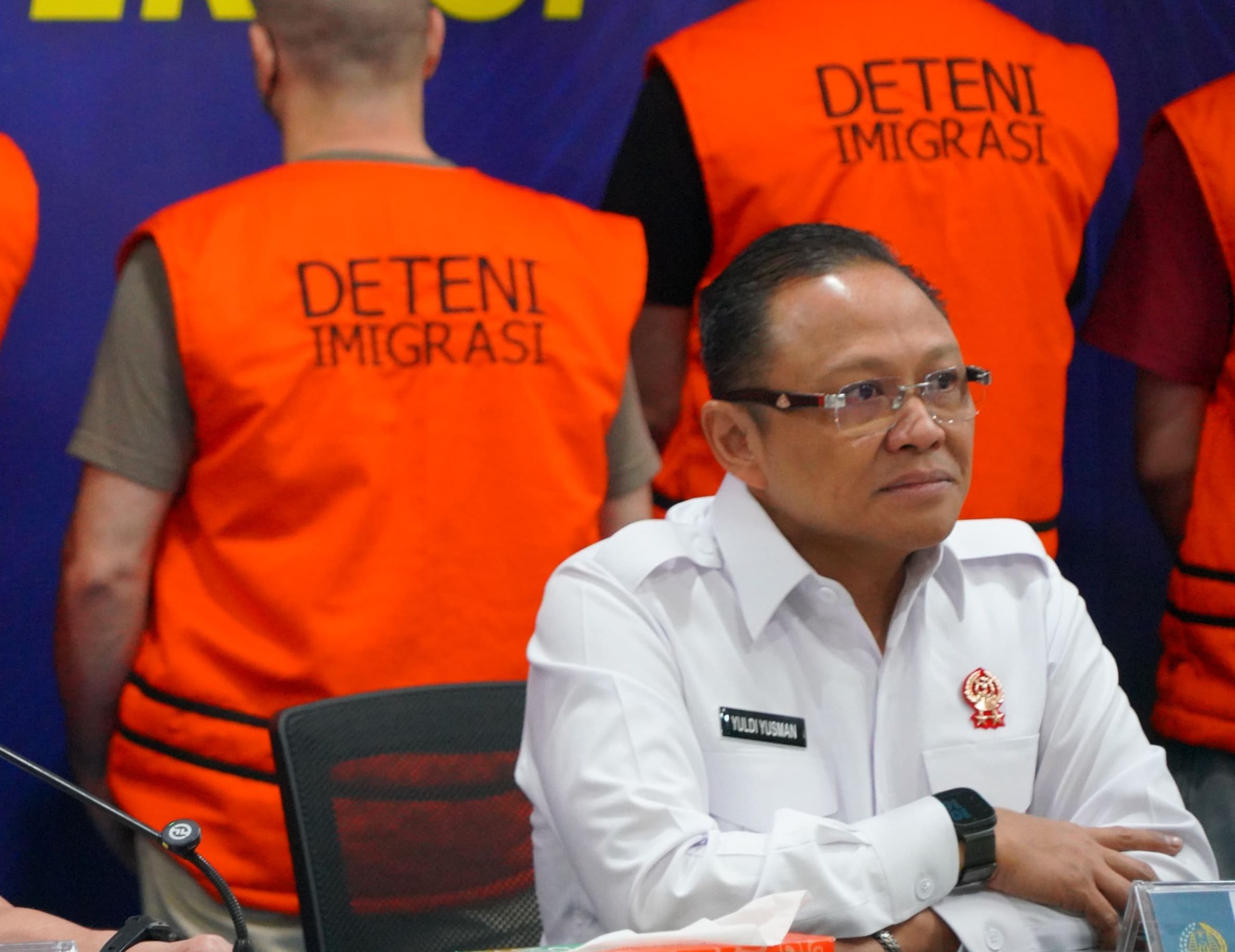 Saffar Muhammad Godam dan Yuldi Yusman <b>(Imigrasi/ ntvnews.id)</b>