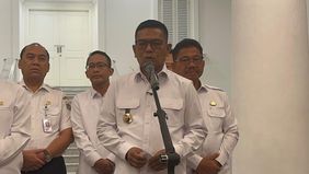 Gubernur Banten Andra Soni memastikan siswa yang telah terdaftar dalam Program Sekolah Gratis tetap mendapatkan pembiayaan hingga lulus, meski terdapat tujuh sekolah swasta yang memutuskan mengundurkan diri dari program tersebut pada tahun ini.