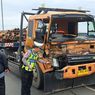 Truk Tronton Bermuatan Besi Kecelakaan di Flyover Ciputat