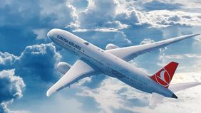 Penerbangan Turkish Airlines yang menuju Istanbul dari Seattle terpaksa melakukan pendaratan darurat di New York pada hari Rabu setelah pilotnya pingsan saat penerbangan.