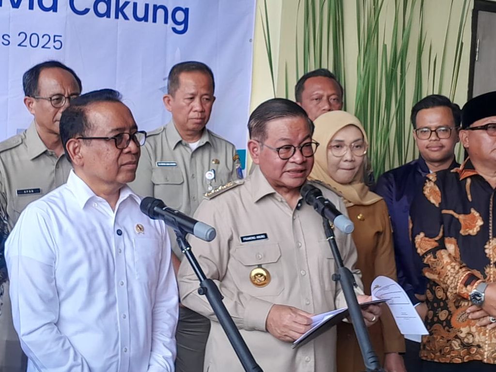 Pratikno dan Pramono Anung <b>(NTVNews.id/ Adiansyah)</b>