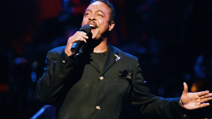 Peaobo Bryson.