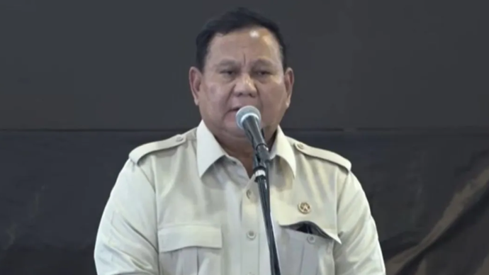 Presiden RI Prabowo Subianto saat memberikan arahan dalam kunjungannya di SRMP 17 Tabanan, Bali, Minggu (7/6/2026). ANTARA/HO-tangkapan layar YouTube Sekretariat Presiden