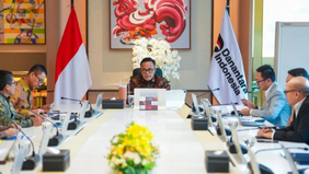 Kepala BP BUMN sekaligus Chief Operating Officer (COO) Danantara Indonesia, Dony Oskaria, menargetkan penyederhanaan struktur usaha PLN Group dengan memangkas jumlah entitas bisnis dari 44 menjadi 23 entitas pada tahun 2028.