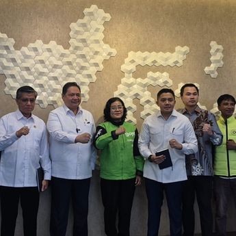 Seskab Teddy: THR ASN dan TNI-Polri Cair 100 Persen