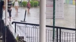 Digiyur Hujan Deras, Sekitar Depok Town Banjir