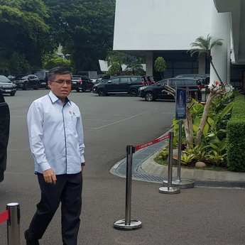 Prabowo Panggil Menaker ke Istana, Bahas UMP 2025