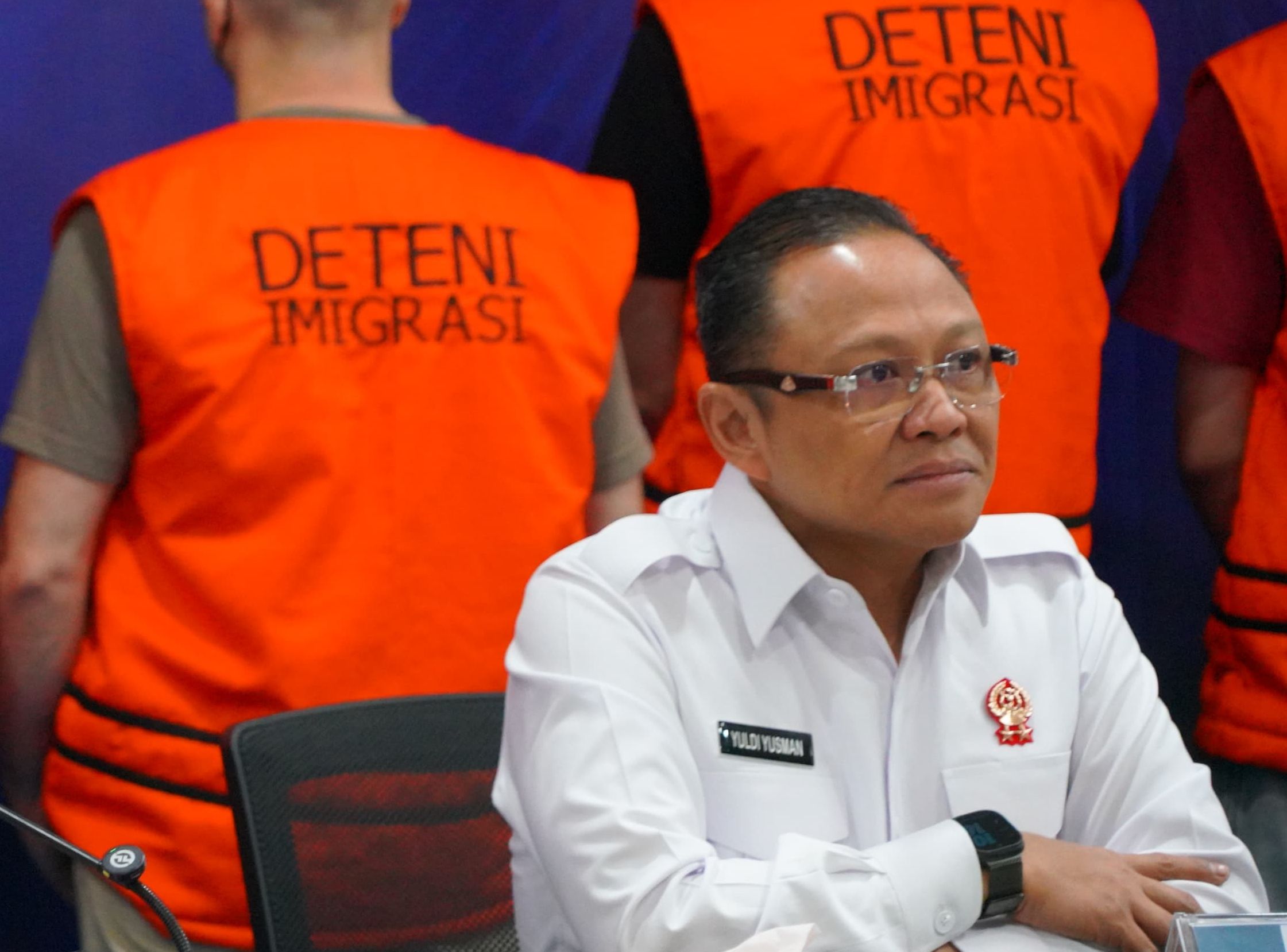 Saffar Muhammad Godam dan Yuldi Yusman <b>(Imigrasi/ ntvnews.id)</b>