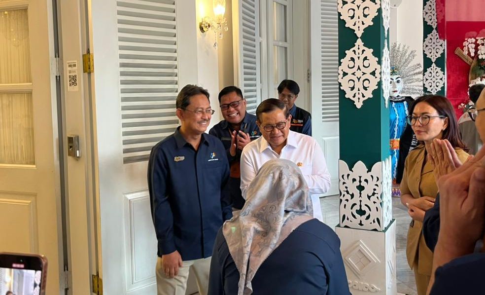  Sekretaris Utama BPS RI, Zulkipli dan Pramono Anung <b>( NTVNews.id/Adiansyah)</b>