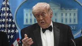 Presiden Amerika Serikat Donald Trump menandatangani proklamasi baru yang mengubah skema tarif impor untuk sejumlah komoditas dan peralatan industri yang berkaitan dengan baja, aluminium, serta tembaga. Kebijakan tersebut diumumkan Gedung Putih.