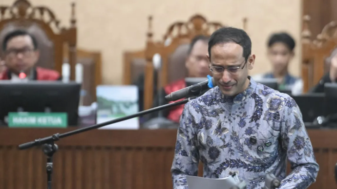 Terdakwa kasus dugaan korupsi pengadaan Chromebook dalam program digitalisasi pendidikan di Kemendikbudristek Nadiem Anwar Makarim menjalani sidang pembacaan pledoi (nota pembelaan) di Pengadilan Tipikor, Jakarta, Selasa (2/6/2026). Dalam pledoinya Nadiem menyampaikan para ahli dan saksi fakta telah menyebutkan tidak ada unsur kerugian negara, perlawanan hukum, memperkaya diri sendiri atau orang lain, hingga niat jahat dalam kasusnya. ANTARA FOTO/M Risyal Hidayat/tom