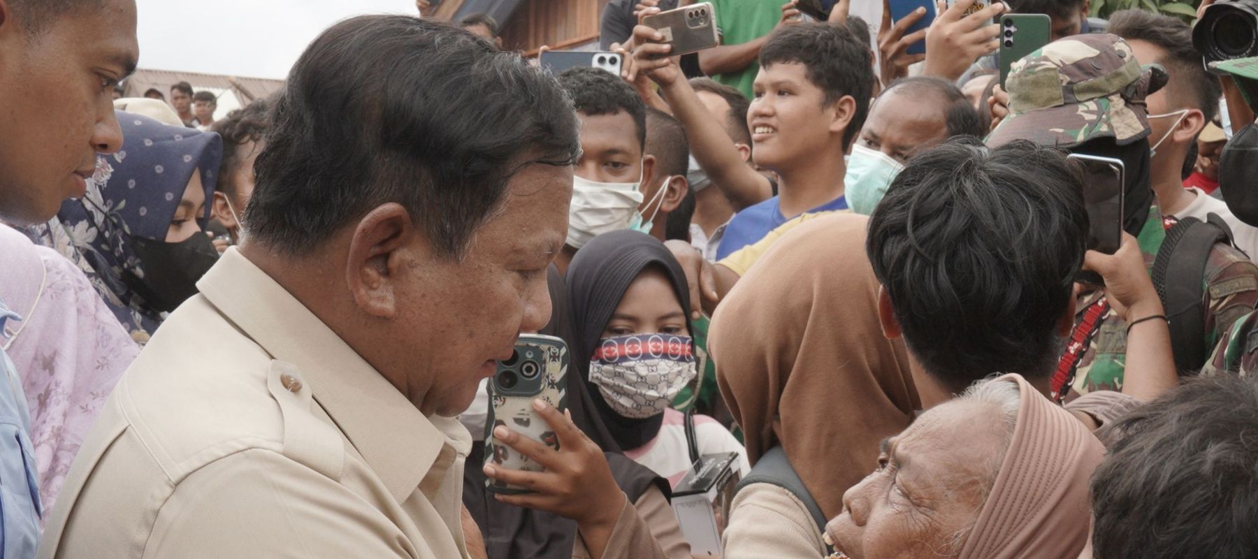 Presiden Prabowo saat mengunjungi Aceh Tamiang