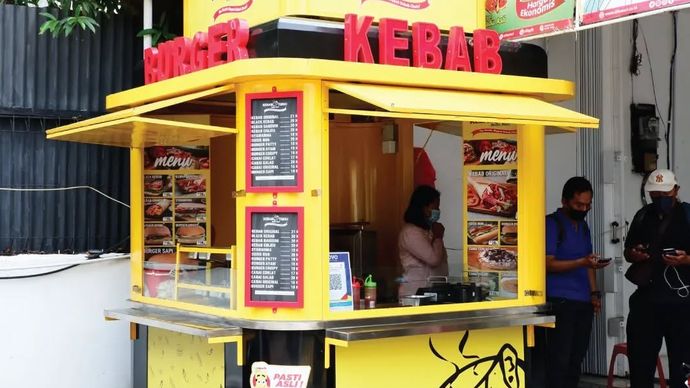 PT Sari Kreasi Boga Tbk (RAFI), produsen makanan olahan dan pemegang franchise Kebab Baba Rafi menghadapi gugatan Penundaan Kewajiban Pembayaran Utang (PKPU) yang diajukan oleh perusahaan pinjaman online (pinjol) PT Creative Mobile Adventure. 