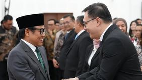 Menteri Koordinator Bidang Pemberdayaan Masyarakat Muhaimin Iskandar melantik Co-Founder Tokopedia Leontinus Alpha Edison menjadi Deputi Pemberdayaan Ekonomi Masyarakat dan Perlindungan Pekerja Migran pada Kementerian Koordinator Pemberdayaan Masyara