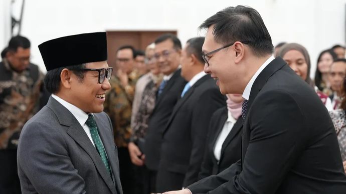 Menteri Koordinator Bidang Pemberdayaan Masyarakat Muhaimin Iskandar melantik Co-Founder Tokopedia Leontinus Alpha Edison menjadi Deputi Pemberdayaan Ekonomi Masyarakat dan Perlindungan Pekerja Migran pada Kementerian Koordinator Pemberdayaan Masyarakat/Antara