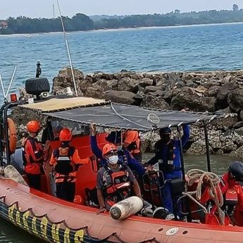 H+3 5 Jurnalis Hilang Kontak, Tim Gabungan Sisir Selat Sunda