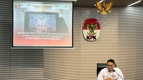 Komisi Pemberantasan Korupsi (KPK) mengungkap bahwa Bupati Rejang Lebong Muhammad Fikri Thobari diduga menerima uang suap dengan total mencapai Rp980 juta selama Ramadhan 1447 Hijriah.