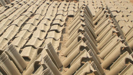 BRIN Kembangkan Genteng Komposit Biomassa yang Ringan dan Tahan Gempa