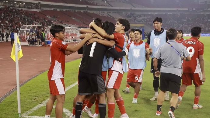 Sejumlah pesepak bola Timnas Indonesia U-23 berselebrasi usai mengalahkan Timnas Thailand U-23 pada semifinal Piala AFF U-23 2025 di Stadion Utama Gelora Bung Karno (SUGBK), Senayan, Jakarta, Selasa, 29 Juli 2025.