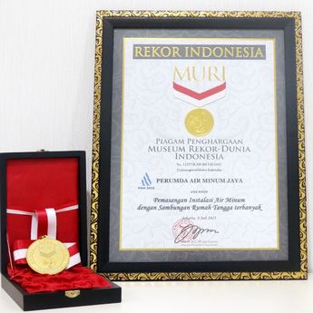 Pasang Lebih Dari 46.000 Sambungan Rumah, PAM JAYA Raih Rekor MURI Pemasangan Instalasi Air Minum Sambungan Rumah Tangga Terbanyak