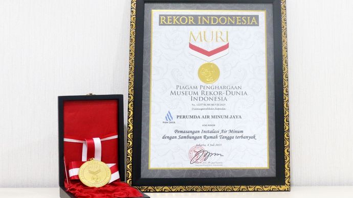 PAM JAYA berhasil meraih penghargaan Museum Rekor Indonesia (MURI) atas rekor Pemasangan Instalasi Air Minum dengan Sambungan Rumah Tangga Terbanyak dalam satu tahun terakhir. 