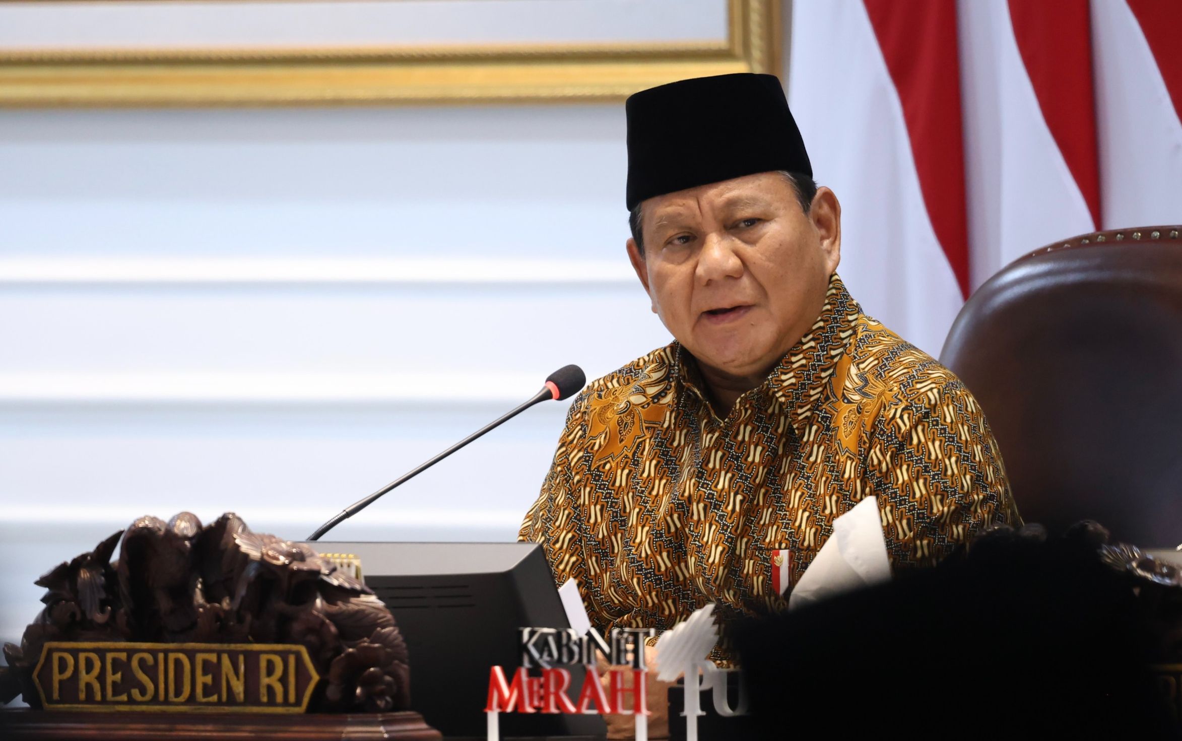 Presiden Prabowo dalam sidang kabinet perdana/Ist